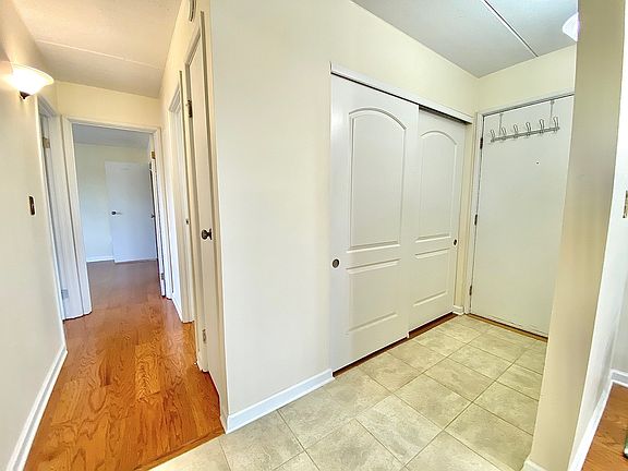3rd image of 841 N York St APT 422