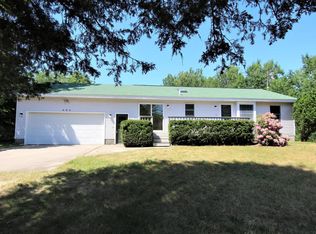 402 E Farr Rd, Norton Shores, MI 49441
