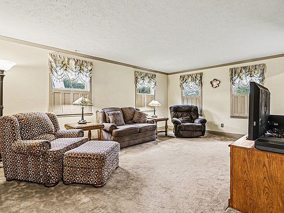 2nd image of 50955 Country Knolls Dr