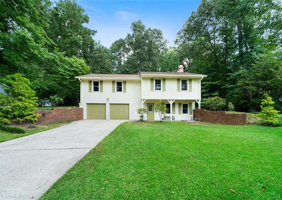 1st image of 2662 Fairfield Dr SW