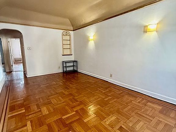 4th image of 2618 E 7th St