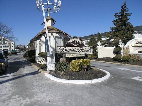 Fountain Pointe