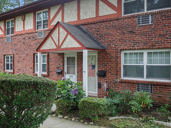 3rd image of 25 Glen Hollow Dr APT H28