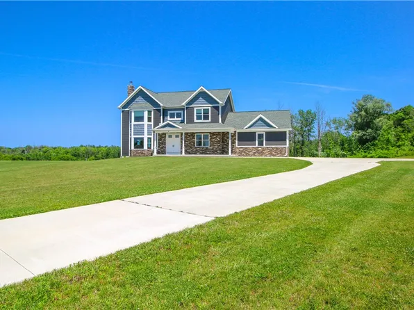 4 Sweet Home Dr, Spencerport, NY 14559