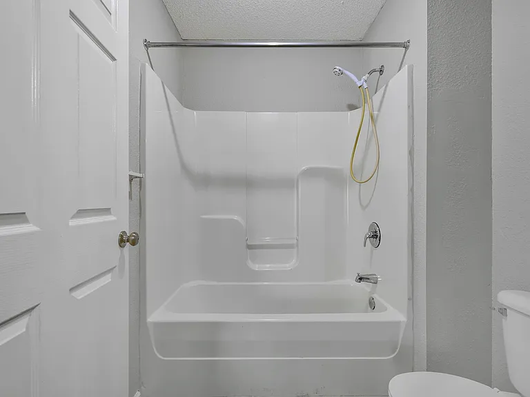 Clarksville Heights — Photo 22