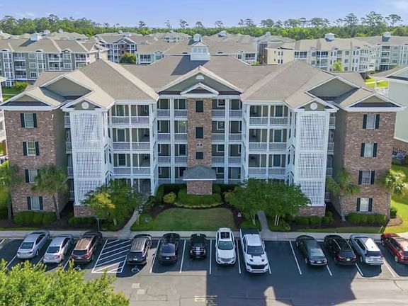 3rd image of 4883 Luster Leaf Cir APT 403