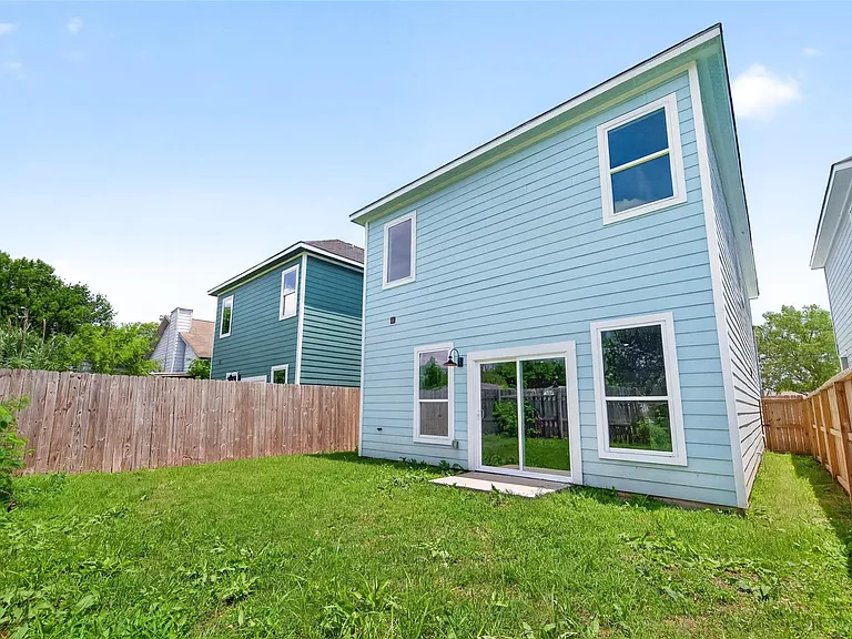 8628 Scott St — Photo 37