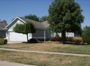 3625 SW Ashworth Ct, Topeka, KS 66614