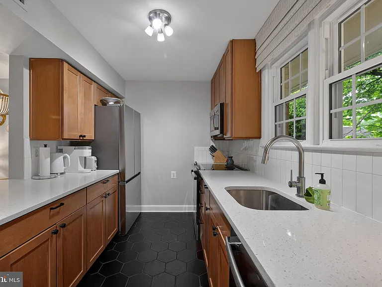 150 S Virginia Ave #34 — Photo 15