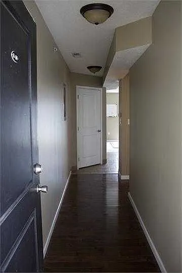 2 bed, $1,200 — Photo 2