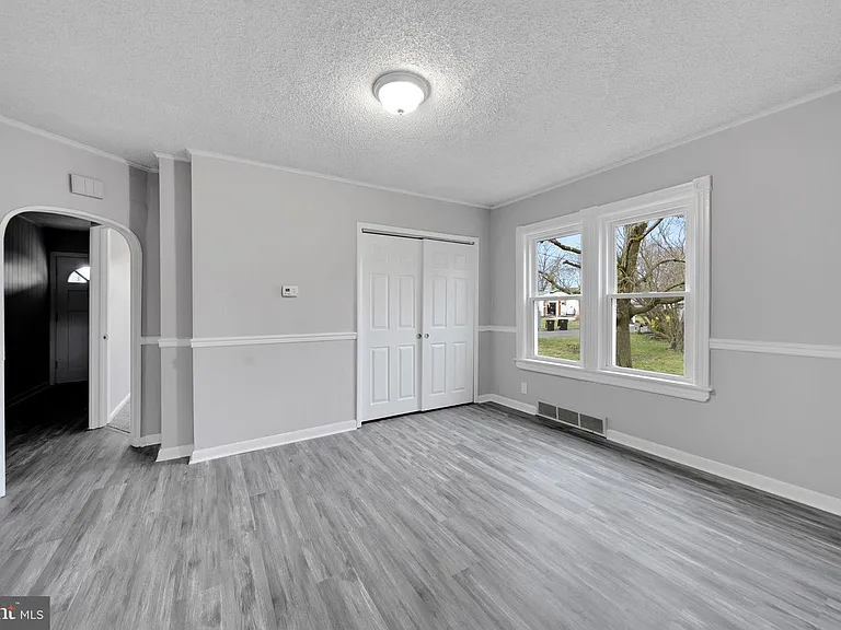 19 McClellan Ave — Photo 23