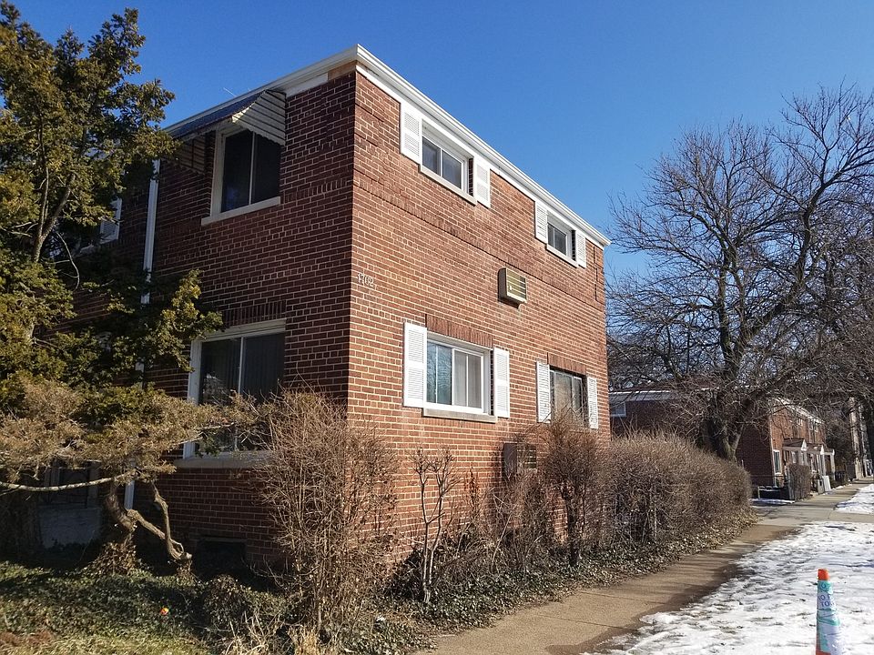 1st image of 1762 W Thome Ave Unit A