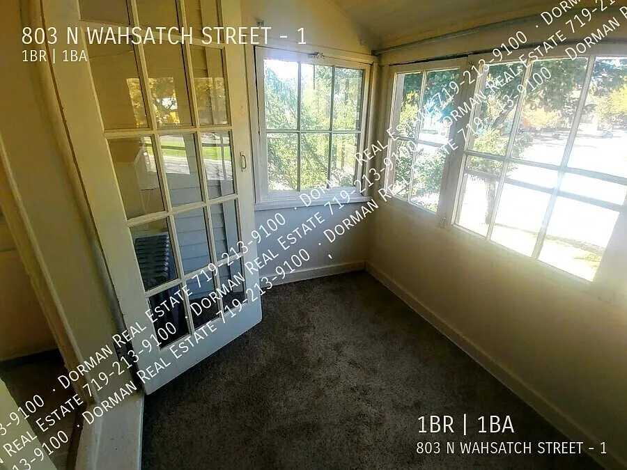 Charming 1-Bedroom Apartment in Historic Downtown Colorado Springs! — Photo 3