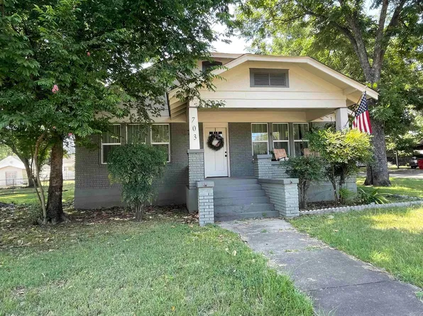703 N Oak St, Morrilton, AR 72110