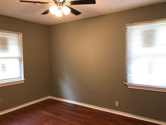 4th image of 2213 S Hiram Ave
