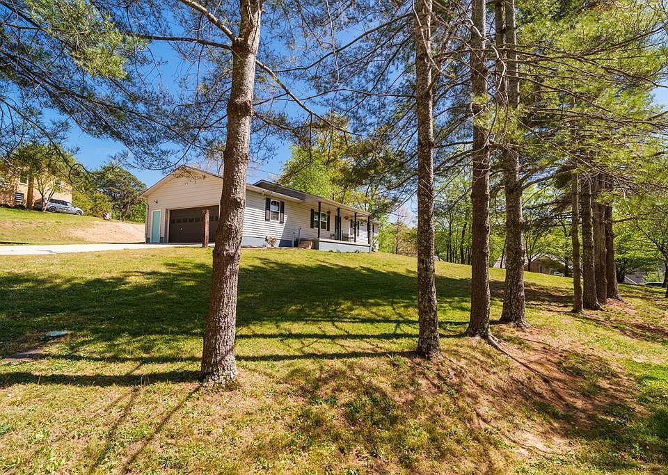 1st image of 2209 Cliff Ln