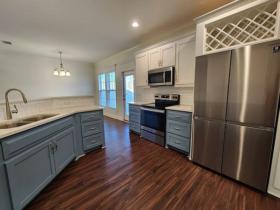 5th image of 3819 Bettys Pl