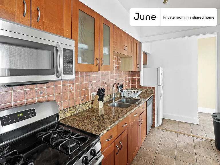 1334 Newton St NE #D — Photo 8