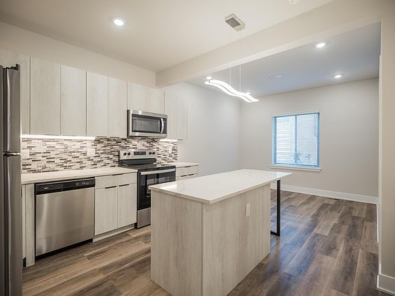 2nd image of 3707 Haverford Ave #2
