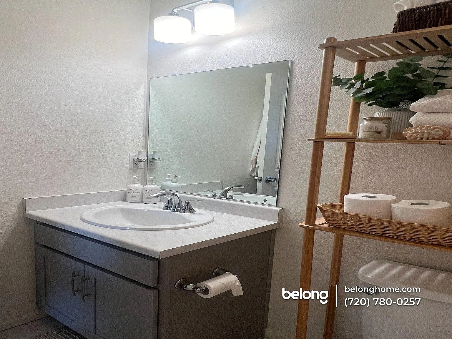 3 bed, 2.5 bath, 1721 sqft, $3,095 — Photo 2
