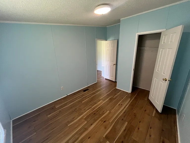 539 Valleybrook Ln — Photo 9