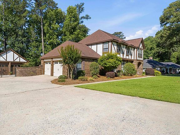 3rd image of 125 Stillwood Dr