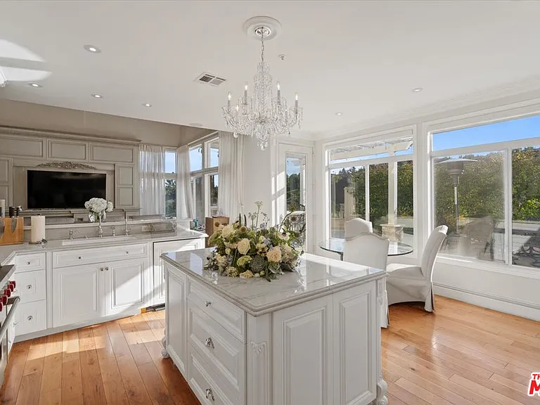 3900 Hilton Head Way — Photo 5