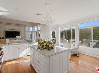 3900 Hilton Head Way, Tarzana, CA 91356