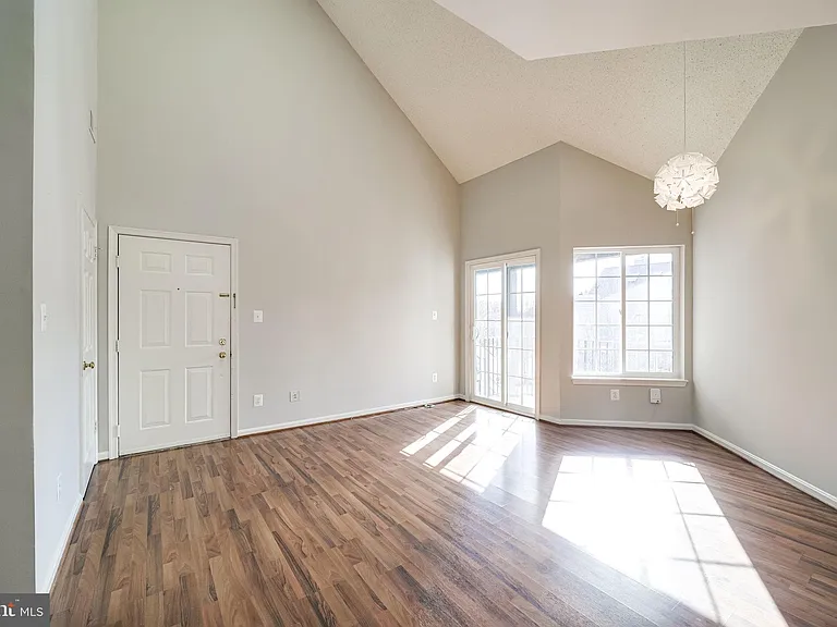 7012 Irwell Ln #14E — Photo 10