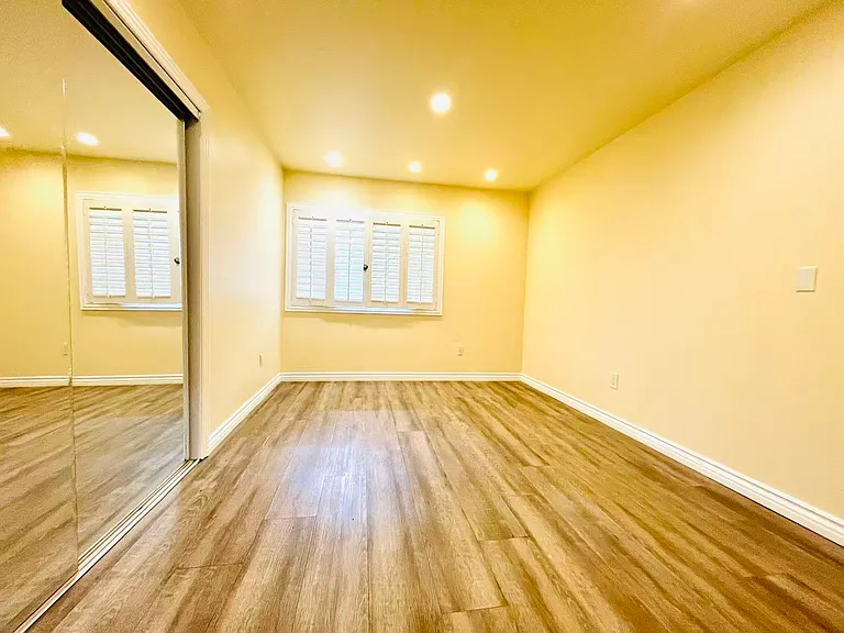 1800 Yermo Pl — Photo 37