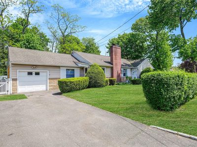 23 Portland Way, Wheatley Heights, NY, 11798