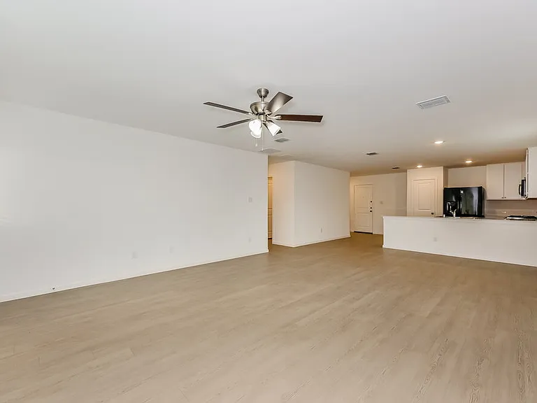 1621 Sparrow Hawk Rd — Photo 5