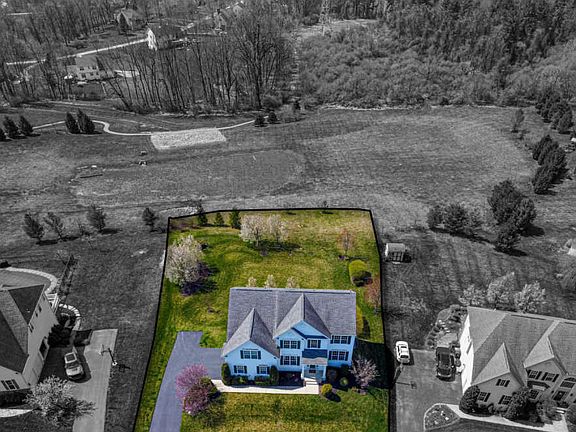 4th image of 1311 Jamestown Dr