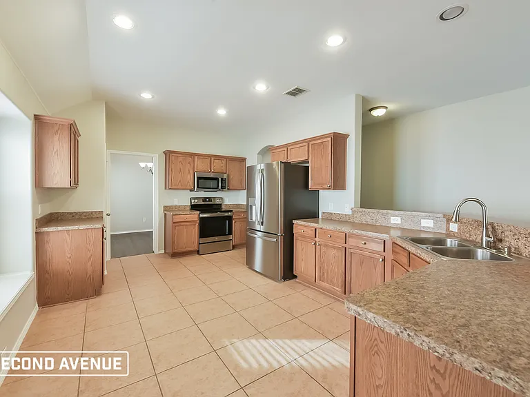 5828 Fathom Dr — Photo 2