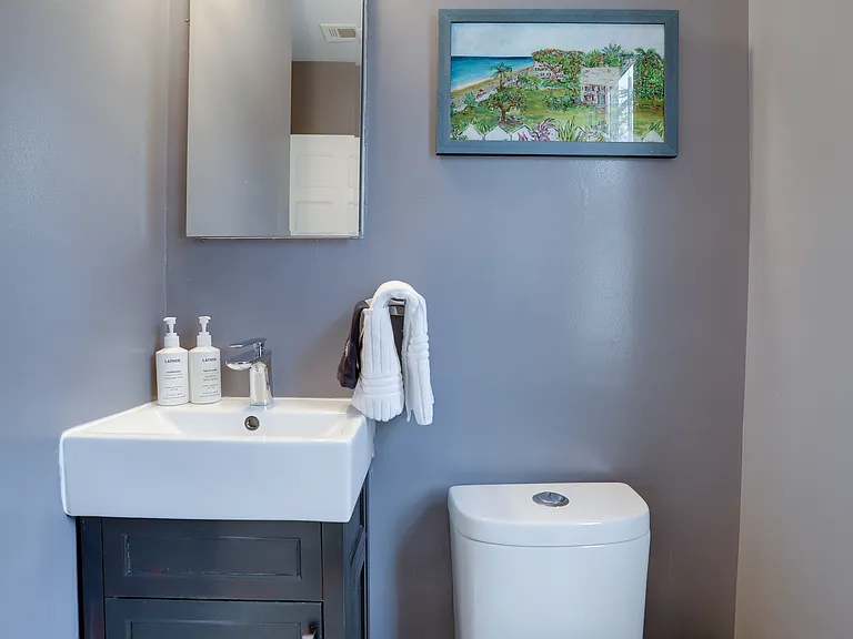 1/2 Bath