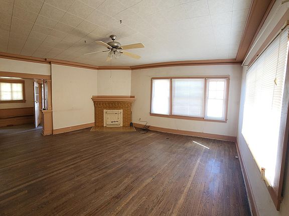 2nd image of 2929 Grant Ave