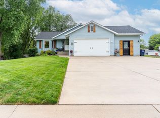 675 Flora Sq, Prescott, WI 54021