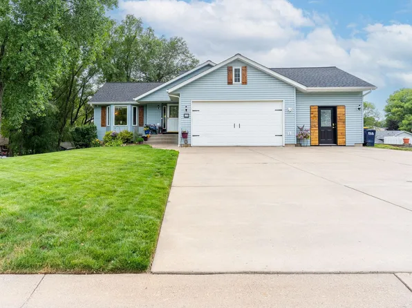 675 Flora Sq, Prescott, WI 54021
