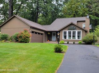 24 Meadow Rue Pl, Malta, NY 12020