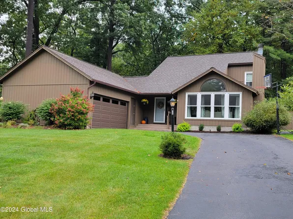 24 Meadow Rue Place, Ballston Spa, NY 12020