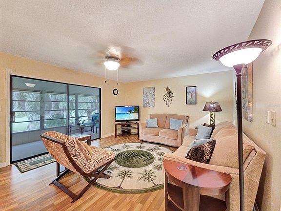 4th image of 700 Midway Dr #B