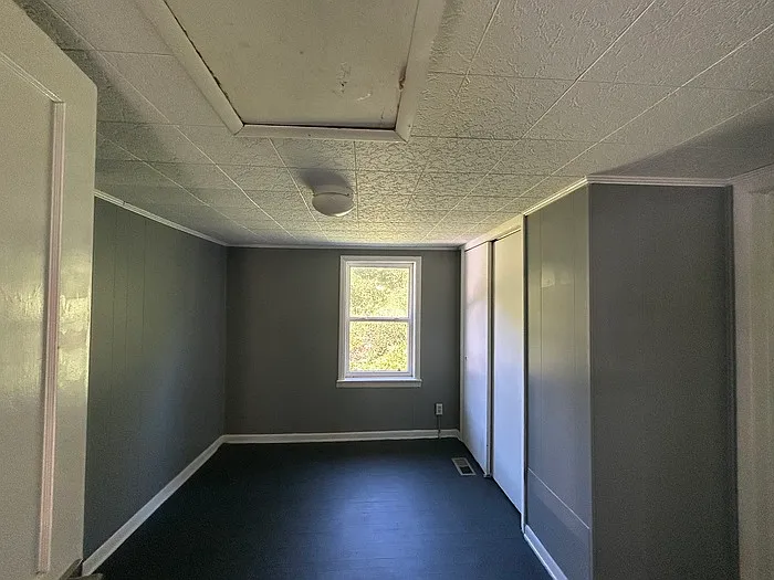 3 bed, 1.0 bath, 1258 sqft, $1,195 — Photo 4