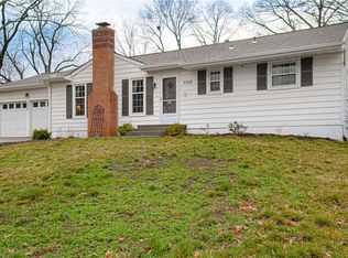 5916 W 101st Pl, Overland Park, KS 66207