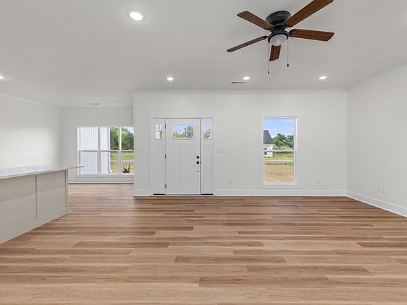 5th image of 50 Oakview Cir