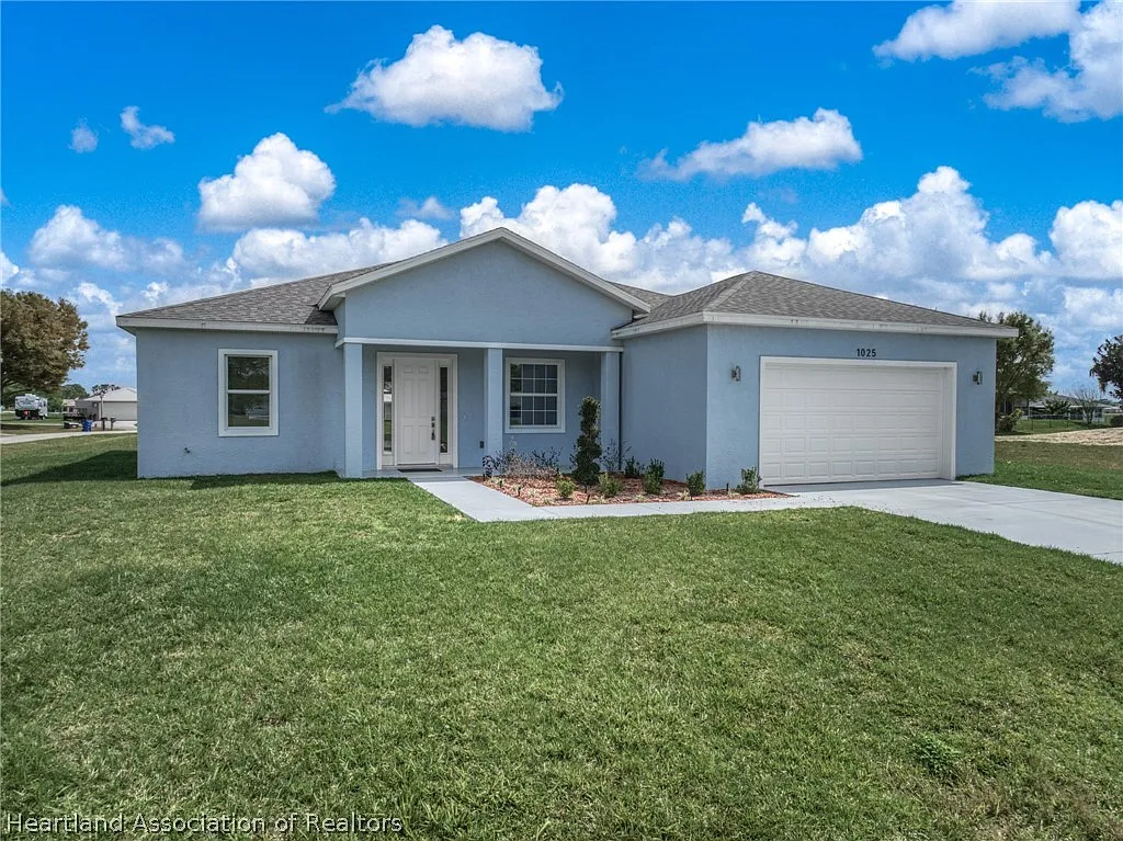3 bed, 3.0 bath, 1887 sqft, $2,700 — Photo 2