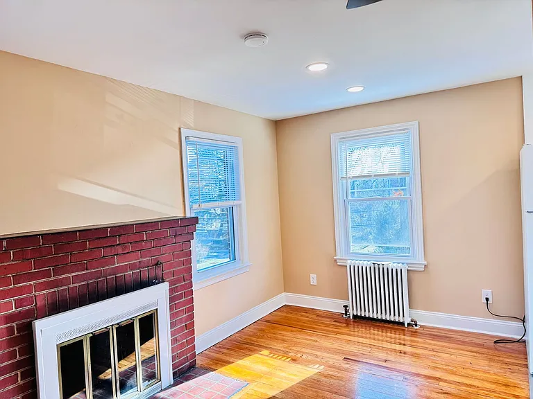 908 Hudson Ave FHY Properties, LLC — Photo 40