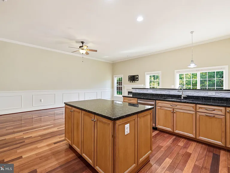 6403 Velliety Ln — Photo 17