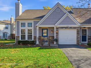 1329 Gloucester Cir, Carol Stream, IL 60188