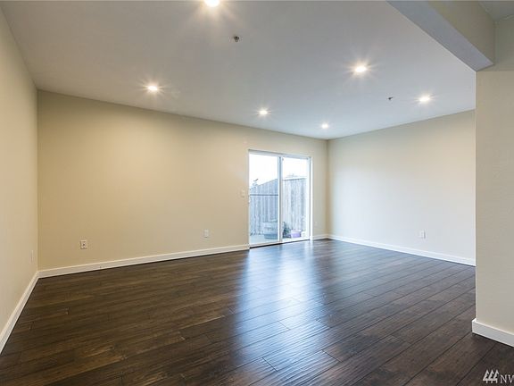 2nd image of 2121 D St SE APT A