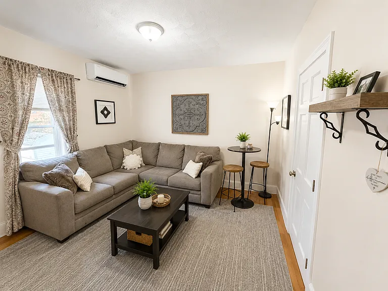 32 Mansfield St #B — Photo 9